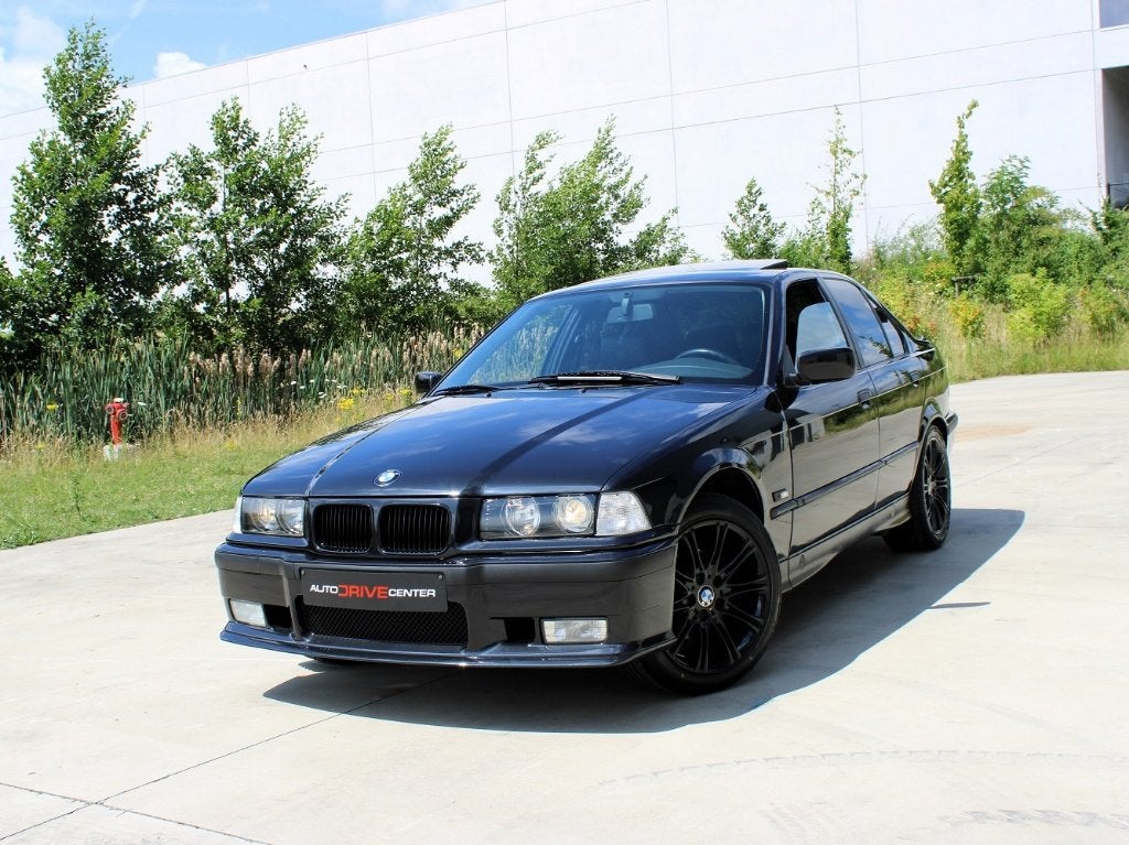✅Voiture classique Bmw 323i E36 * Pack M * Jantes M *, Autos, BMW, Cuir, Achat, 4 portes, Entreprise