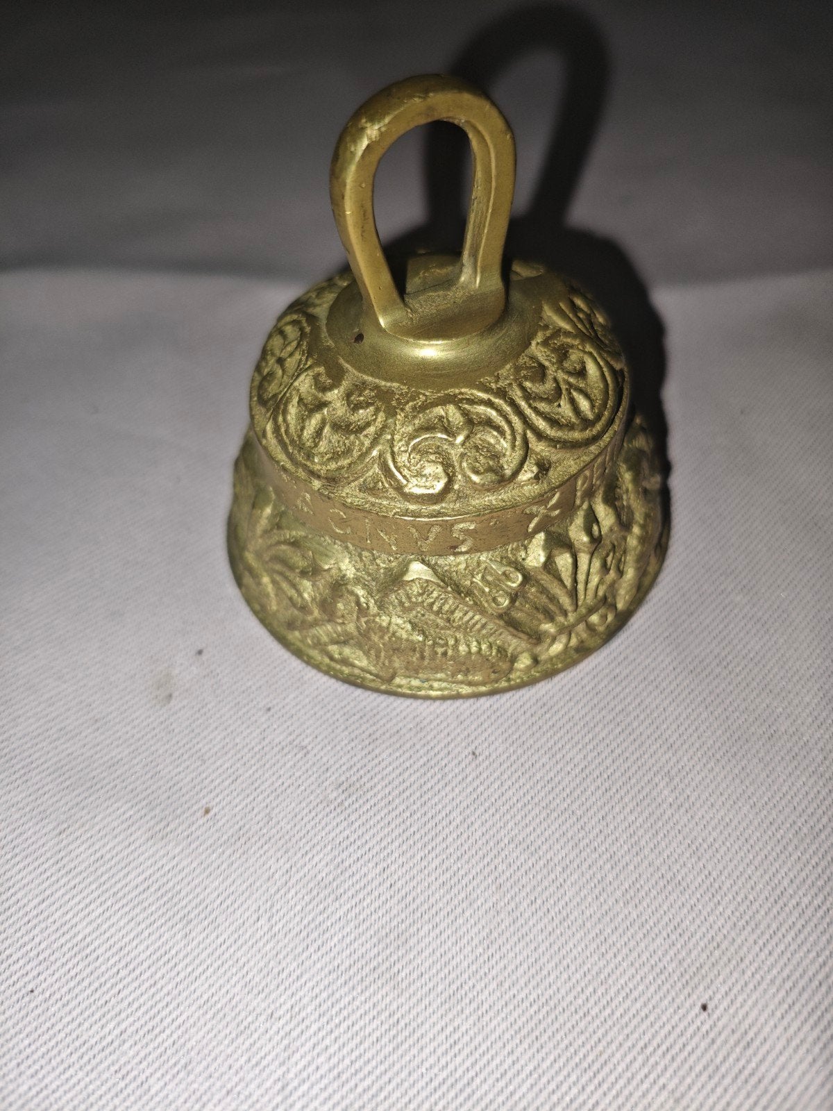 klein bronzen belletje, Antiek en Kunst, Ophalen of Verzenden, Koper