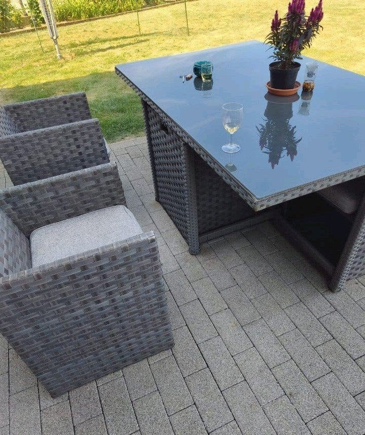 Tuintafel met glazen blad en 6stoelen. Kubus, Ophalen