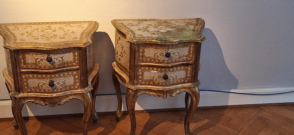 Deux tables de chevet, Enlèvement, Utilisé, Bois, Ancien