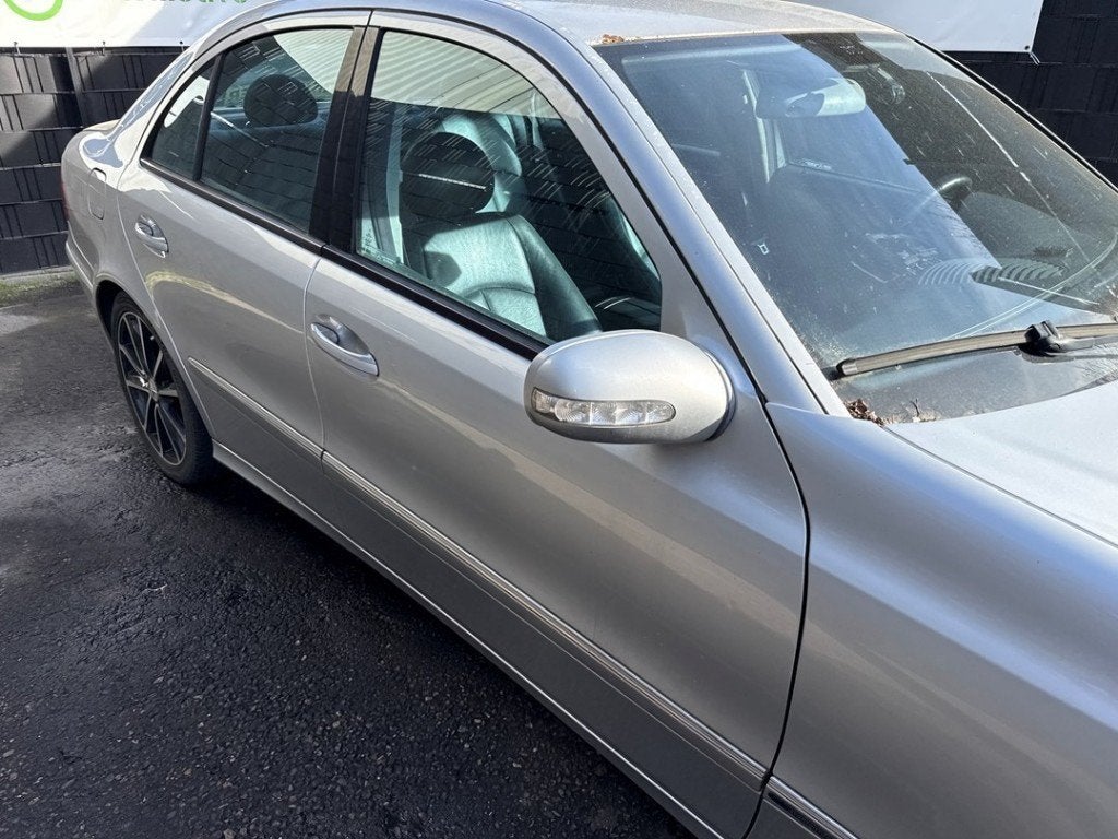 PORTIER RECHTS VOOR Mercedes-Benz E (W211) (01-2002/12-2008), Auto-onderdelen, Gebruikt, Deur, Mercedes-Benz, Dialog.mb@mercedes-benz.com