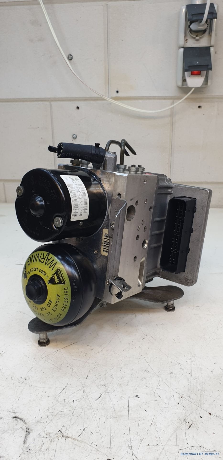 Pompe SBC W211 classe E Mercedes A0054319712 ABS original oc, Mercedes-Benz AG, Mercedes-Benz, Utilisé, Mercedesstrasse 120
70372  Stuttgart, DE