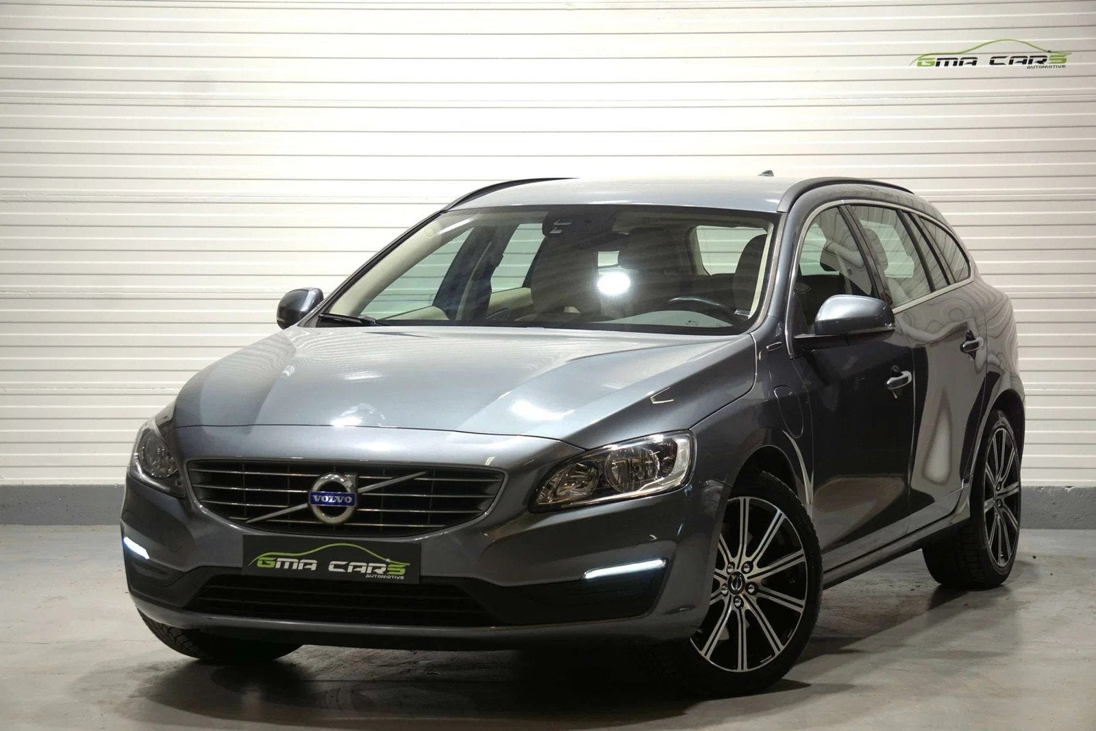 Volvo V60 V60 2.4 D5 4WD TE PHEV Momentum Aut-Navi-Leder-Air, Autos, Volvo, Entreprise, Achat, V60, ABS, Airbags, Air conditionné