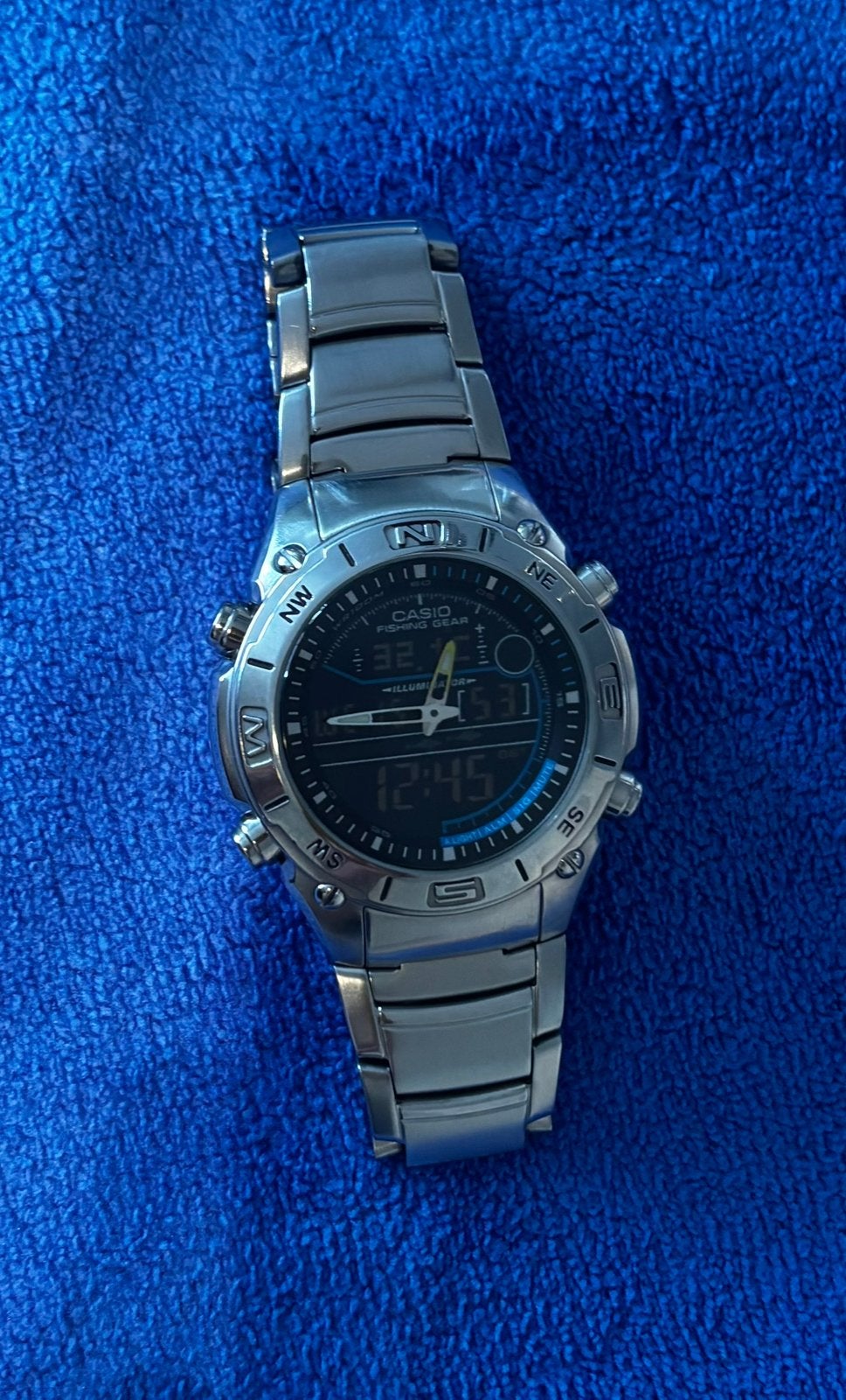 CASIO AMW703, Bijoux, Sacs & Beauté, Montres | Hommes, Utilisé, Montre-bracelet, Casio, Acier, Acier, Enlèvement ou Envoi