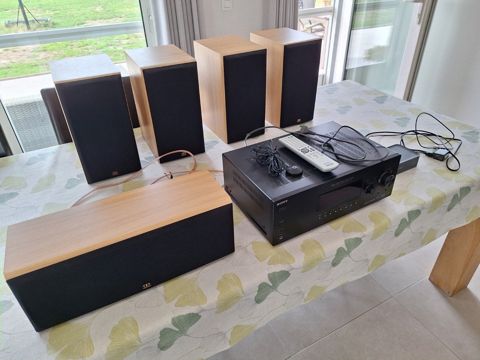 Dolby surround system, Supports muraux inclus, Enlèvement, Utilisé, Monitor Audio