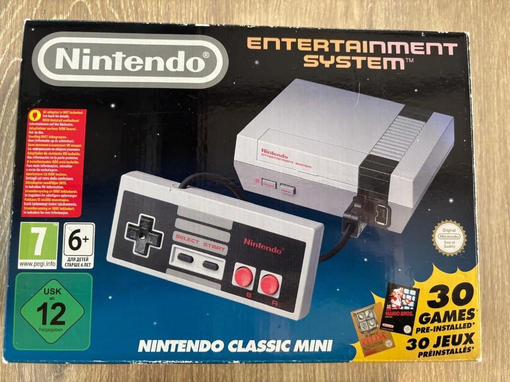 Console Nintendo Classic Mini NES, Games en Spelcomputers, Ophalen, Zo goed als nieuw, Met 1 controller, Met games