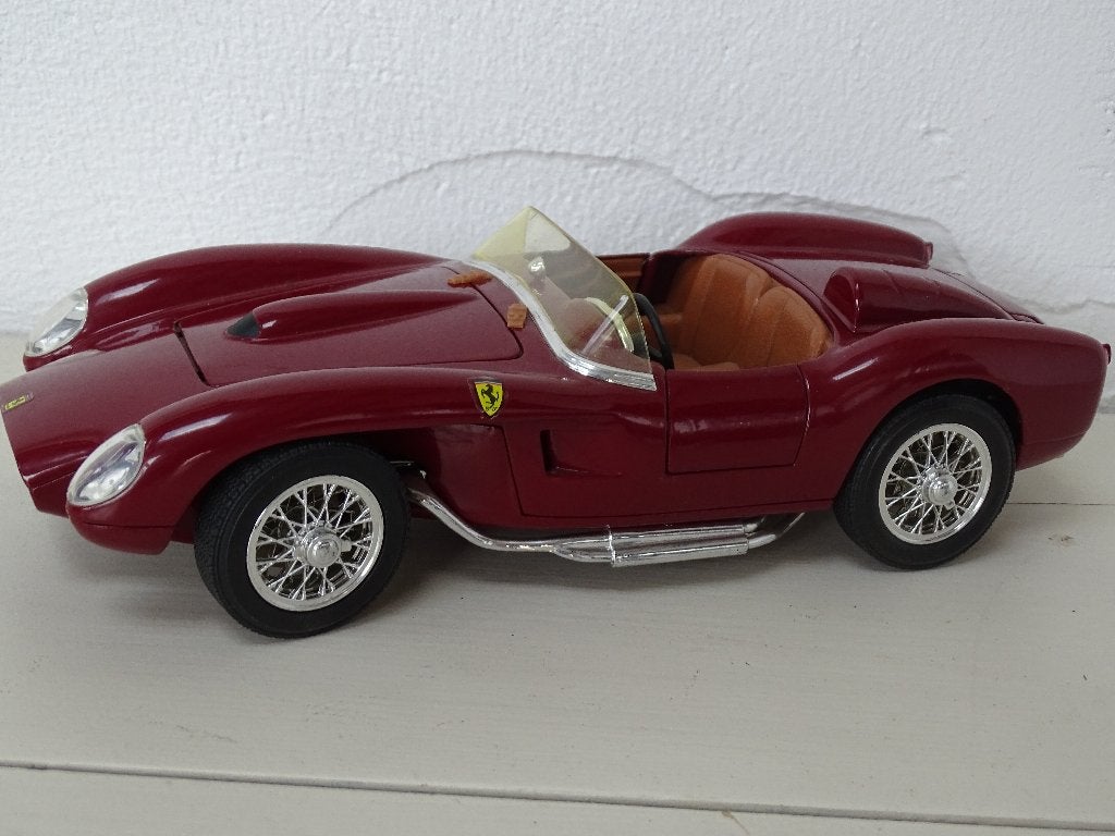 Ferrari 250 Testa Rossa  1:18, Hobby en Vrije tijd, Ophalen of Verzenden, Gebruikt, Auto