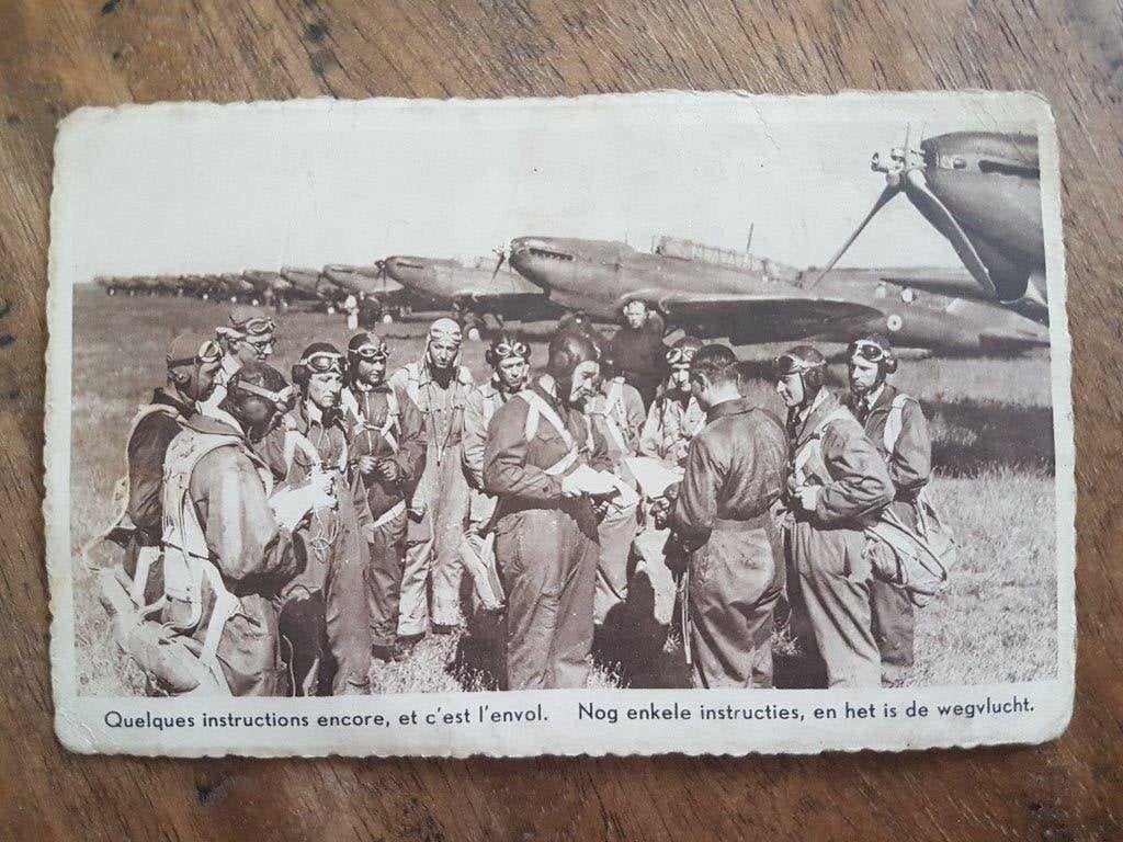 Postkaart Ons leger waakt Piloot Vliegtuig Soldaat Parachute, Ophalen of Verzenden, Luchtmacht, Foto of Poster