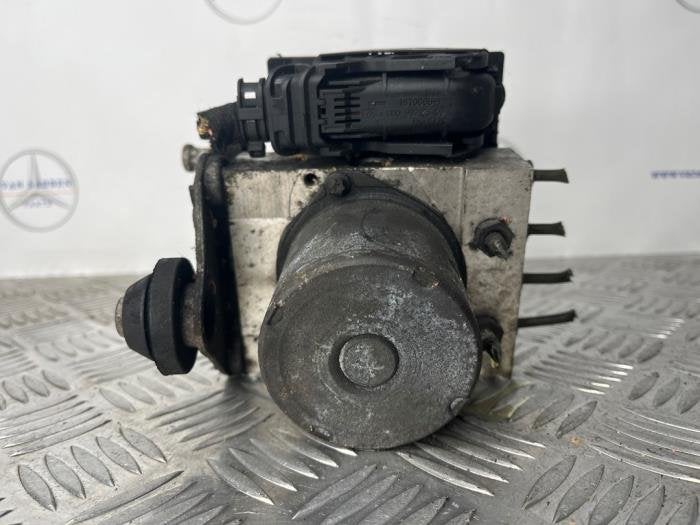 Pompe ABS d'un Mercedes Vito, -, 3 mois de garantie, Utilisé, -