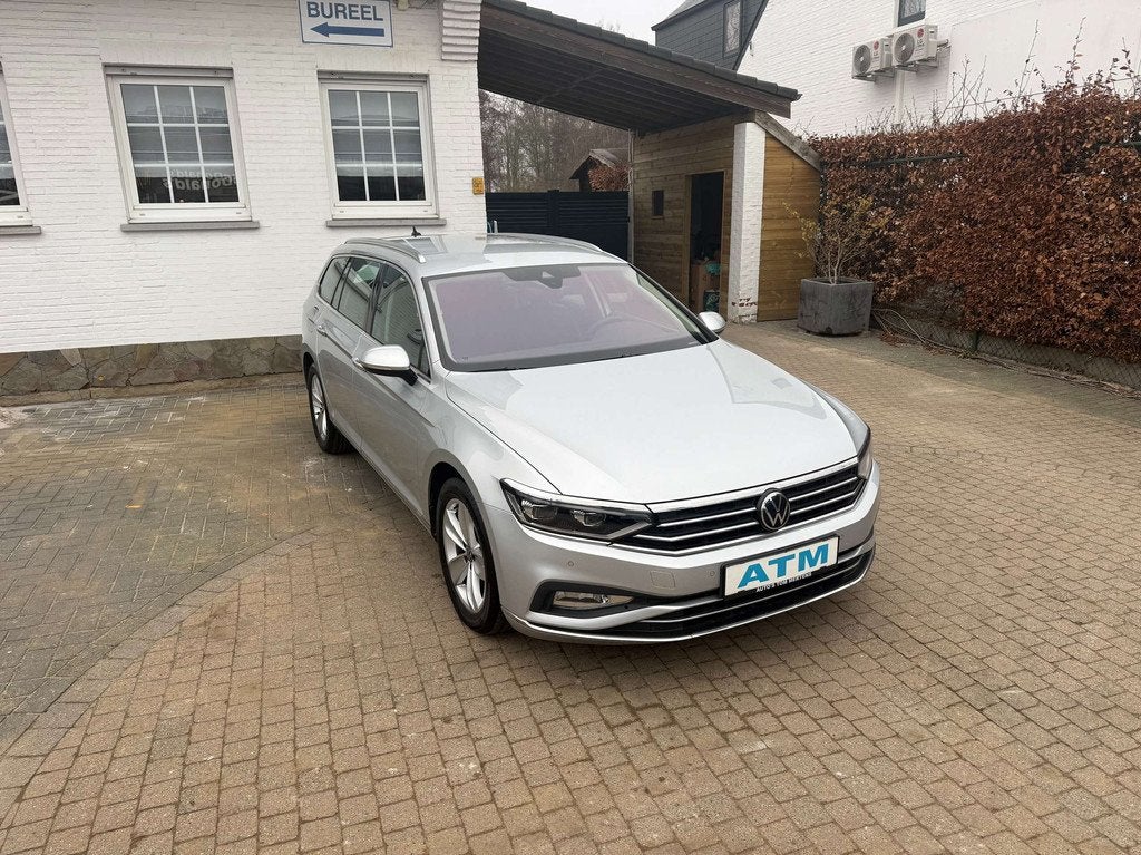 Volkswagen Passat Variant Passat Variant 2.0 TDI DSG Highlin, Auto's, Gebruikt, 4 cilinders, https://public.car-pass.be/vhr/dba06d71-860f-44dd-8fd2-3fce215d36be