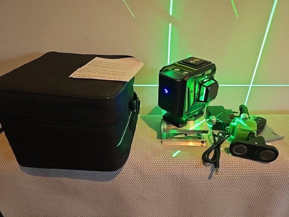 Laser à nivellement automatique 360 avec 12 lignes, Bricolage & Construction, Enlèvement ou Envoi, Comme neuf