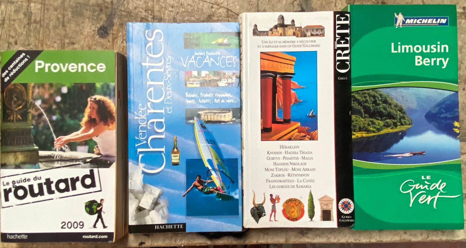 Lot de 49 livres « tourisme » divers, Boeken, Reisgidsen, Europa, Zo goed als nieuw, Reisgids of -boek, Ophalen