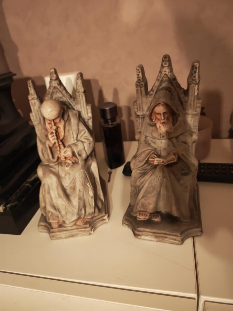 2 beelden monk's, Ophalen