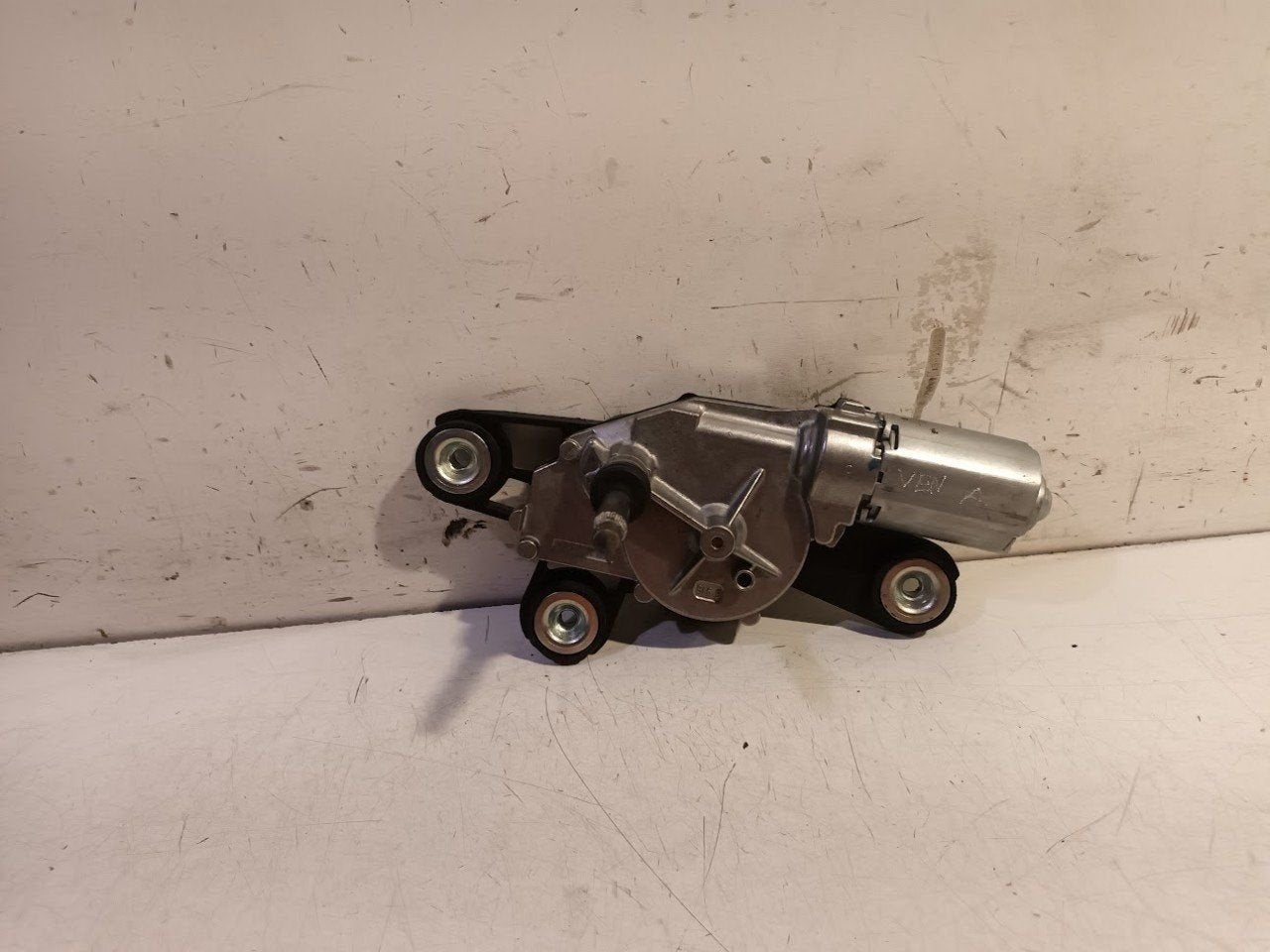 Ruitenwissermotor achter Ford Fiesta, Onderdelen@venauto.nl, Van der Ven Autorecycling B.V., Gebruikt, Ettenseweg 76, 4706 PB Roosendaal, The Netherlands