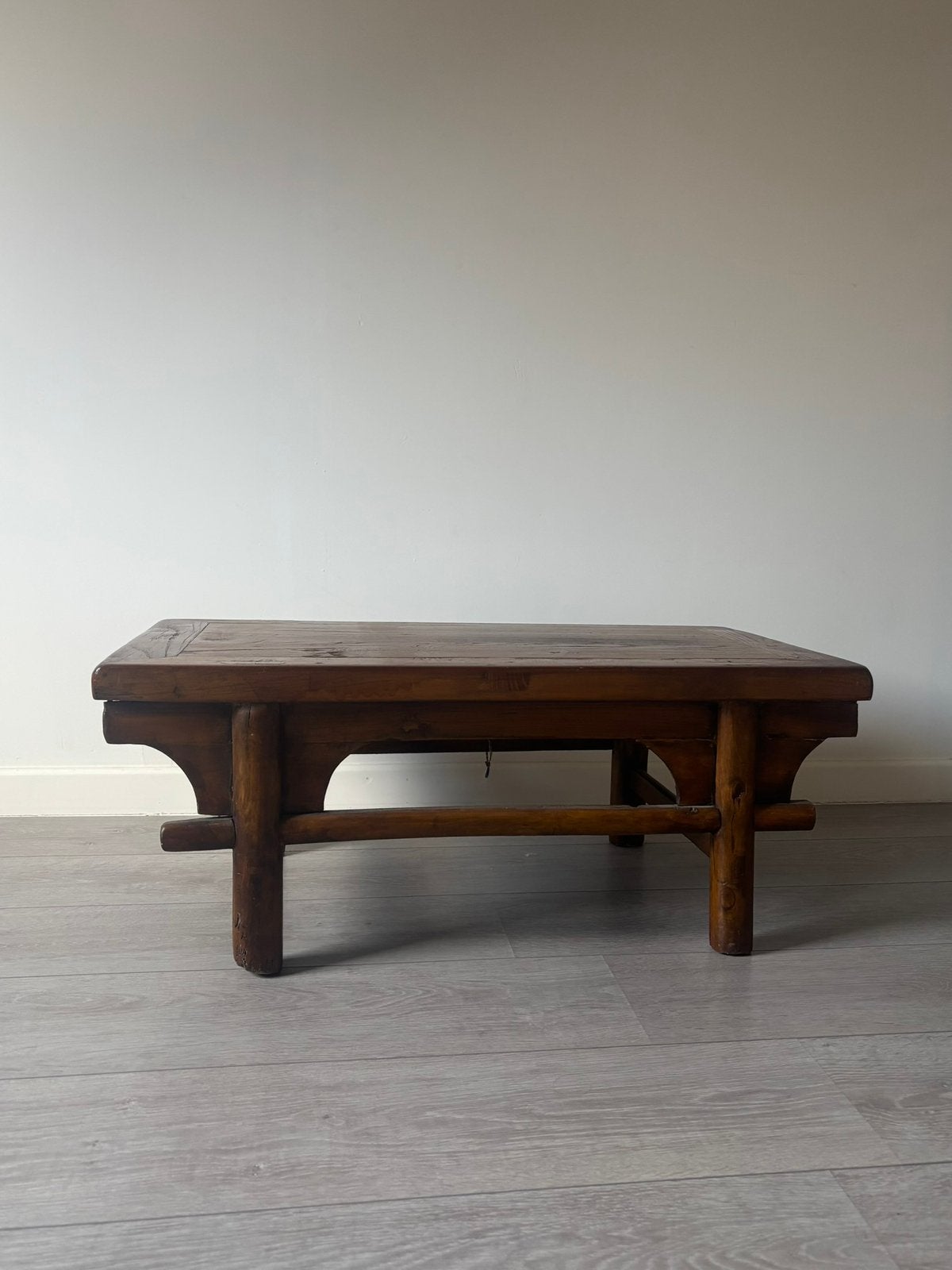 Antieke oosterse bijzettafel, Enlèvement