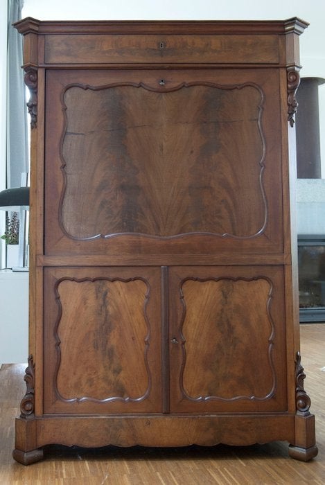 Mahonie secretaire Biedermeier, Enlèvement