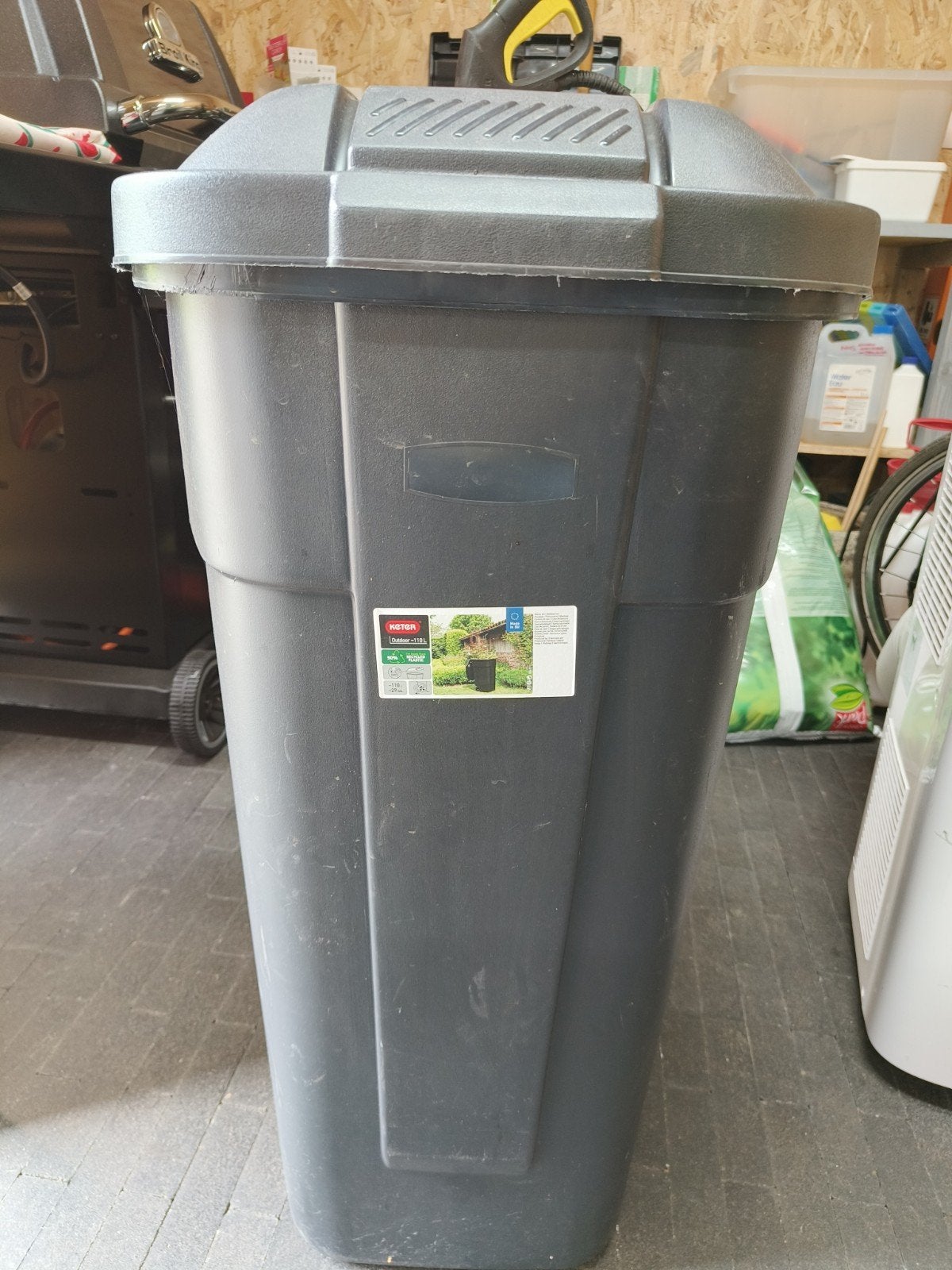 Rubbermaid tuinafvalbak 110 L – stevige kunststof container, Ophalen, Kunststof