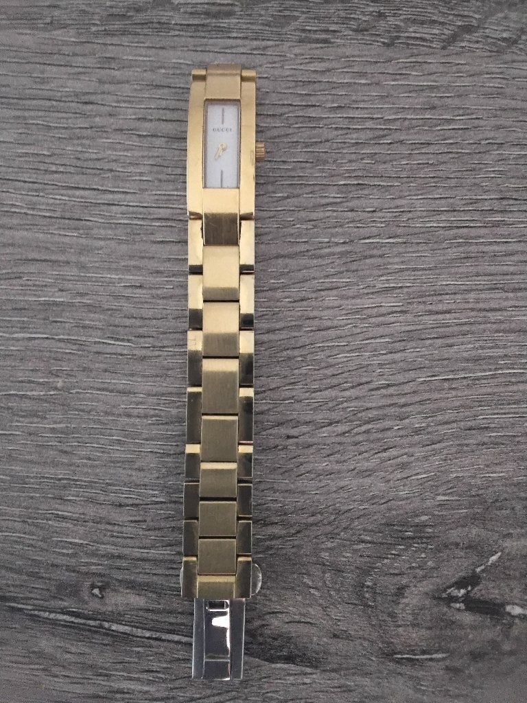 Gucci dameshorloge, Handtassen en Accessoires, Horloges | Dames, Ophalen, Zo goed als nieuw, Polshorloge, Overige merken