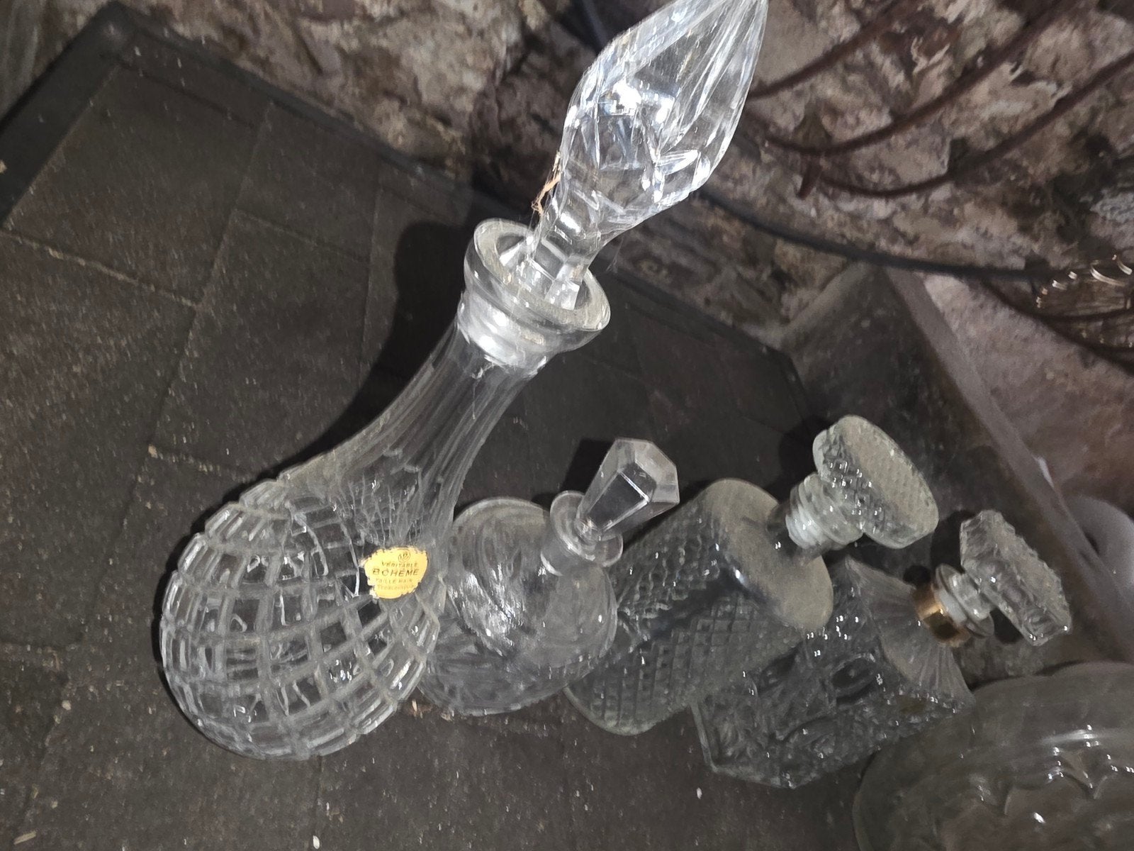 5 carafes et flacons décoratifs de différentes formes et ép, Enlèvement ou Envoi