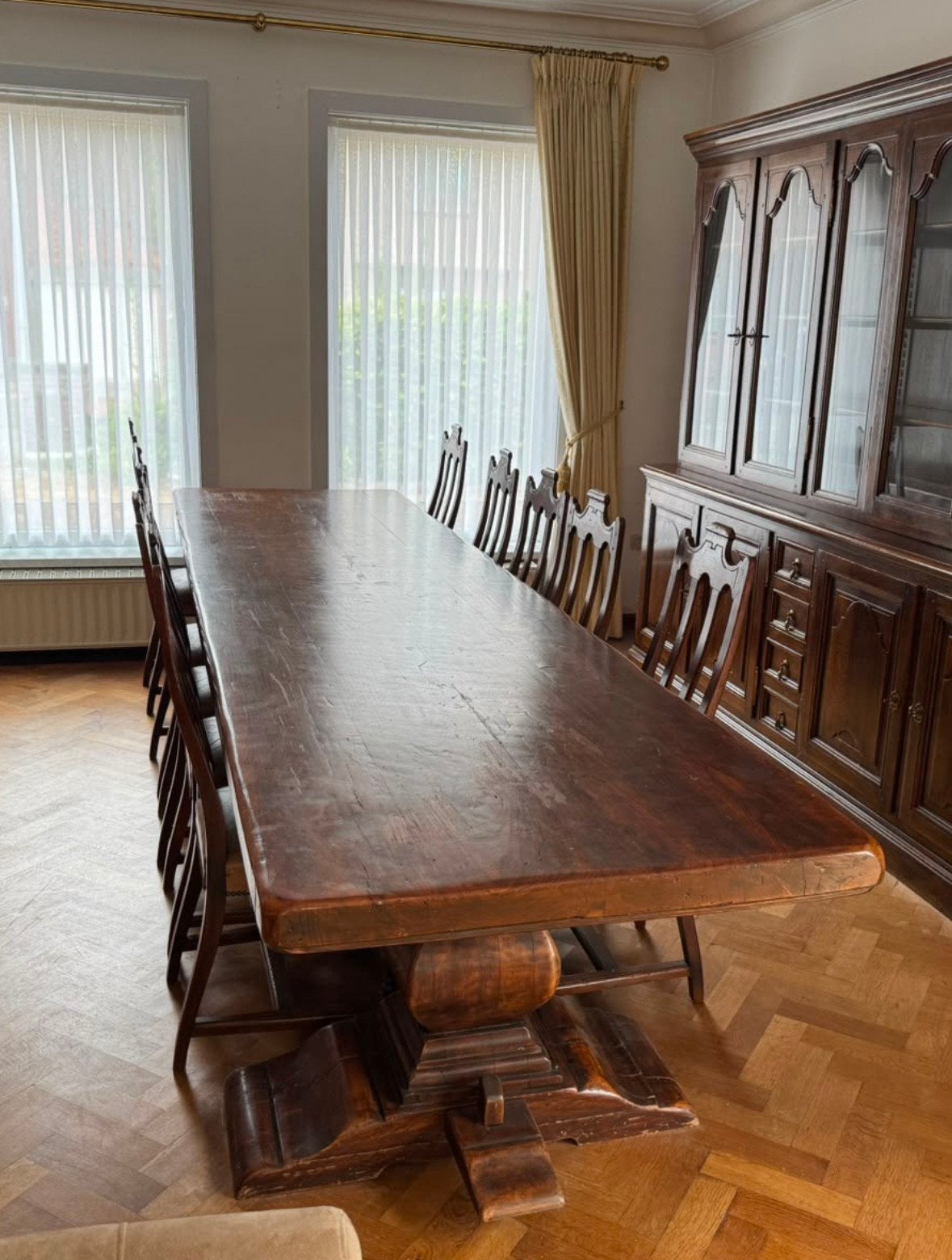 Zware houten tafel (notelaar), Ophalen, Gebruikt, Klassiek