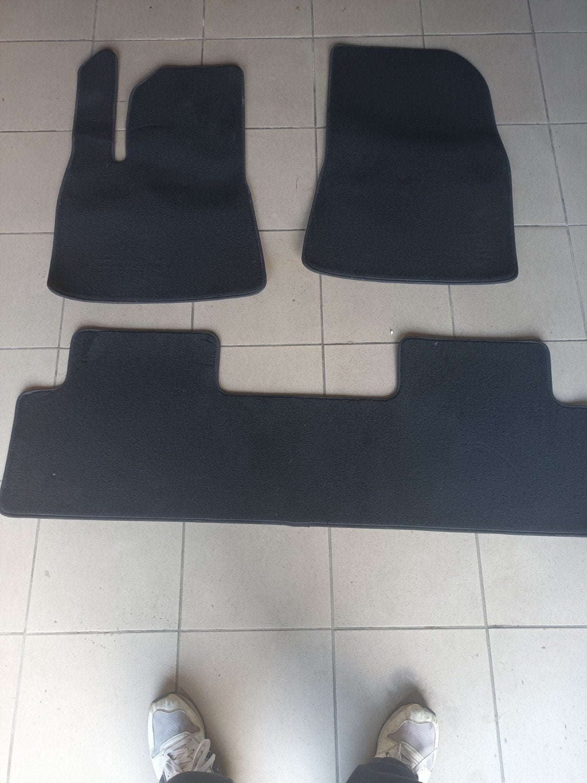 Tapis tesla model 3 état neuf