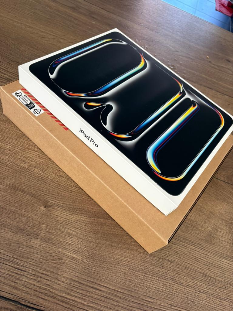 Apple iPad Pro (2025) 13 inch 256gb Wifi zwart nieuw, Informatique & Logiciels, Apple iPad Tablettes, Neuf, Apple iPad, 13 pouces ou plus