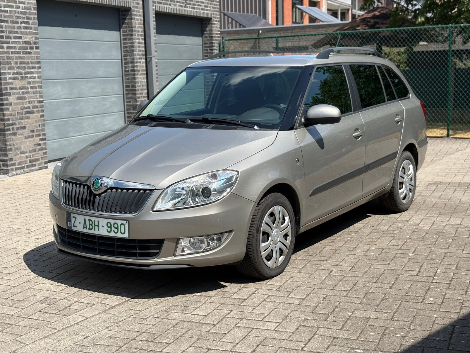 Skoda Fabia 1.2i Benzine 2012 Airco Trekhaak Sensoren, Auto's, Skoda, Bedrijf, Te koop, Fabia, ABS, Adaptieve lichten, Airbags