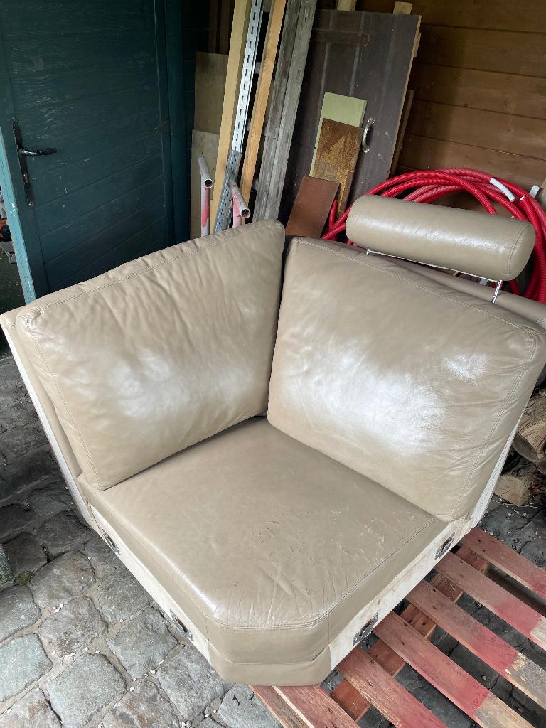Gratis af te halen: Zitbank-hoekvorm-leer, compleet, Huis en Inrichting, Fauteuils, Gebruikt, Leer, 75 tot 100 cm, 75 tot 100 cm