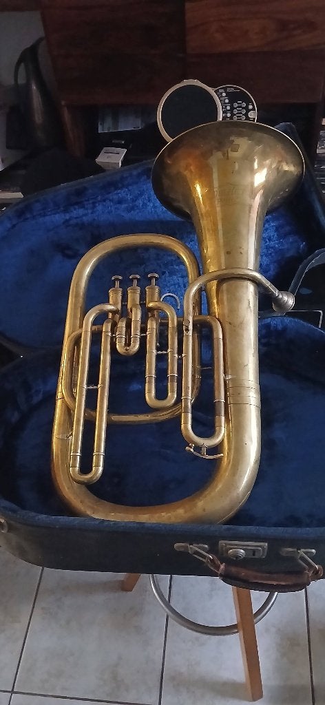 Tuba Dolnet Paris + koffer, Muziek en Instrumenten, Ophalen, Met koffer of draagtas