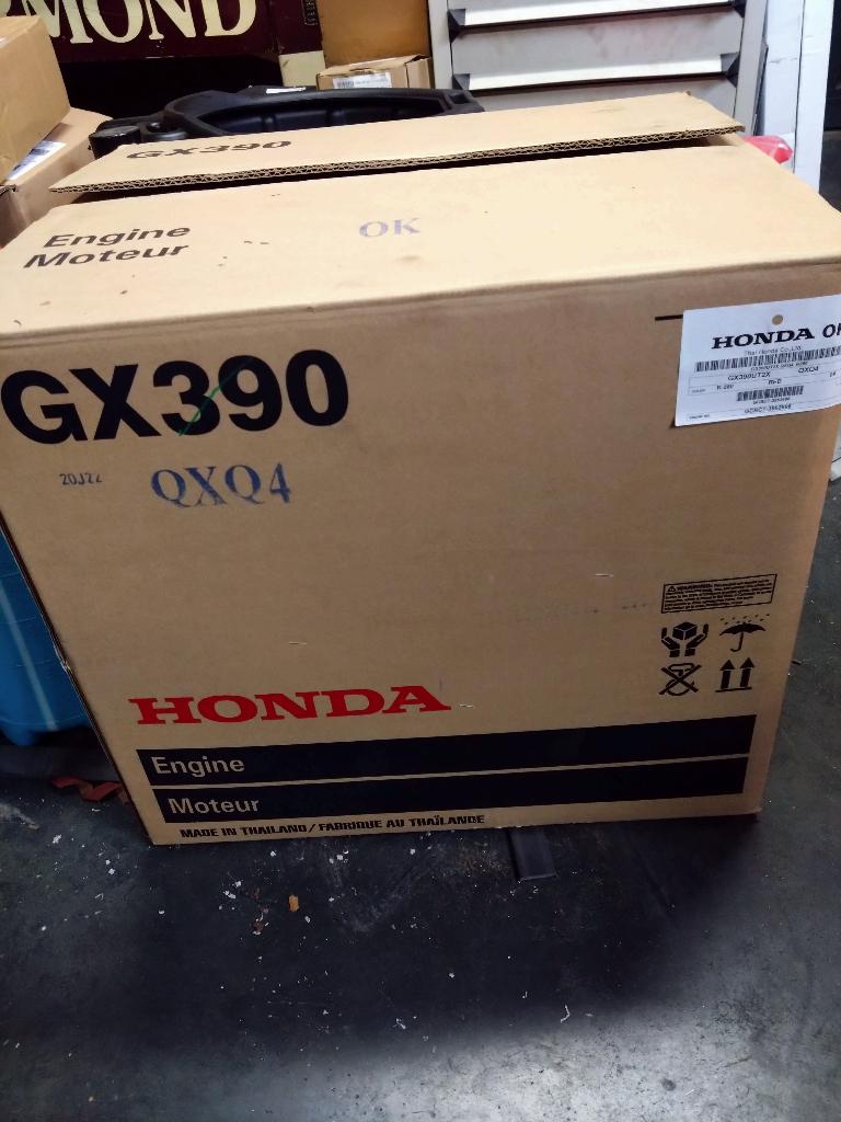 Honda GX390 nieuw in de doos, Bricolage & Construction, Enlèvement, Neuf, Moteur à essence, 1800 tpm ou plus