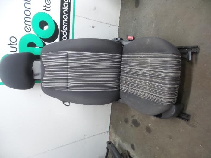 Stoel rechts van een Volkswagen Fox (Fox 05-), Auto-onderdelen, Interieur en Bekleding, Volkswagen, Gebruikt, 3 maanden garantie