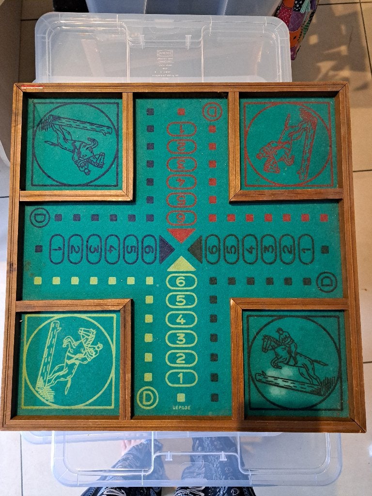 Grand plateau de jeux vintage Le Jockey, Enlèvement