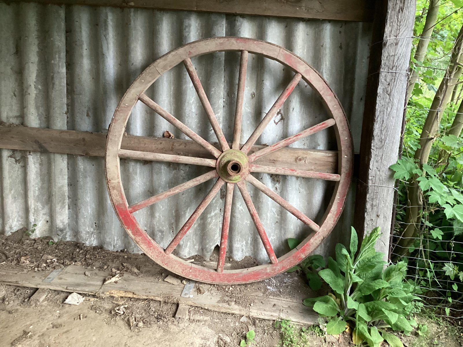 Ancienne roue de chariot. 130 cm, Tuin en Terras, Tuinwanddecoratie, Ophalen of Verzenden, Zo goed als nieuw