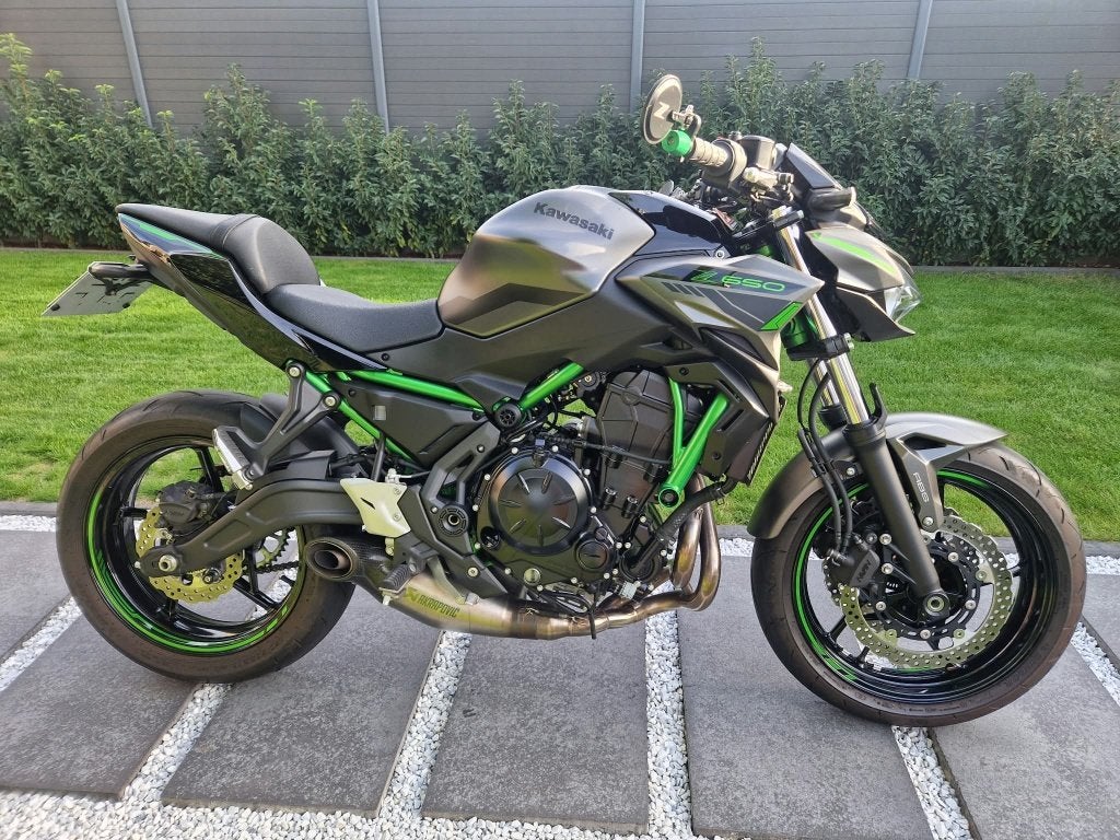 Kawasaki Z650 in nieuwstaat!, 2 cilinders, Occasion, ABS, Bedrijf