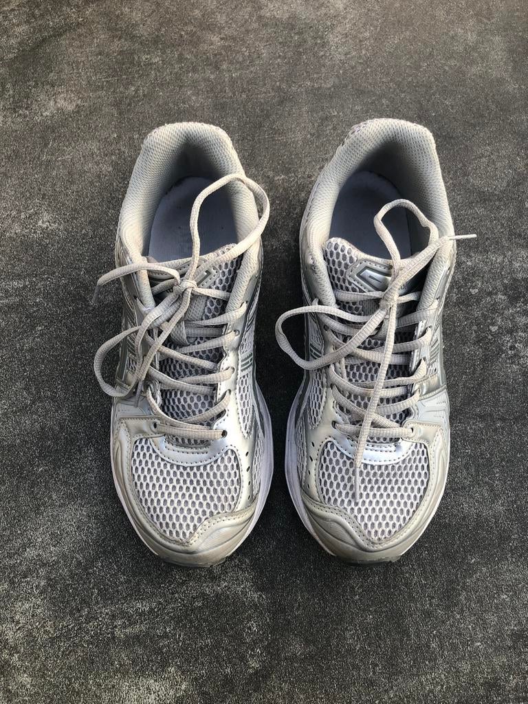 Weinig gebruikte Asics gel kayano, Gris, Enlèvement ou Envoi, Sneakers et Baskets, Comme neuf