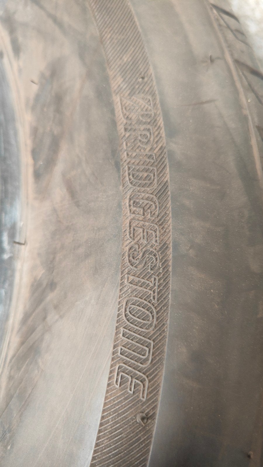235/60r18 Bridgestone 50€ chacun avec assemblage, Enlèvement