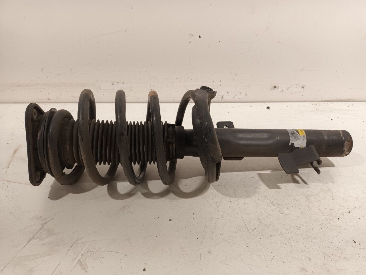 Veerpoot links voor Mazda 5, Onderdelen@venauto.nl, Van der Ven Autorecycling B.V., Ettenseweg 76, 4706 PB Roosendaal, The Netherlands