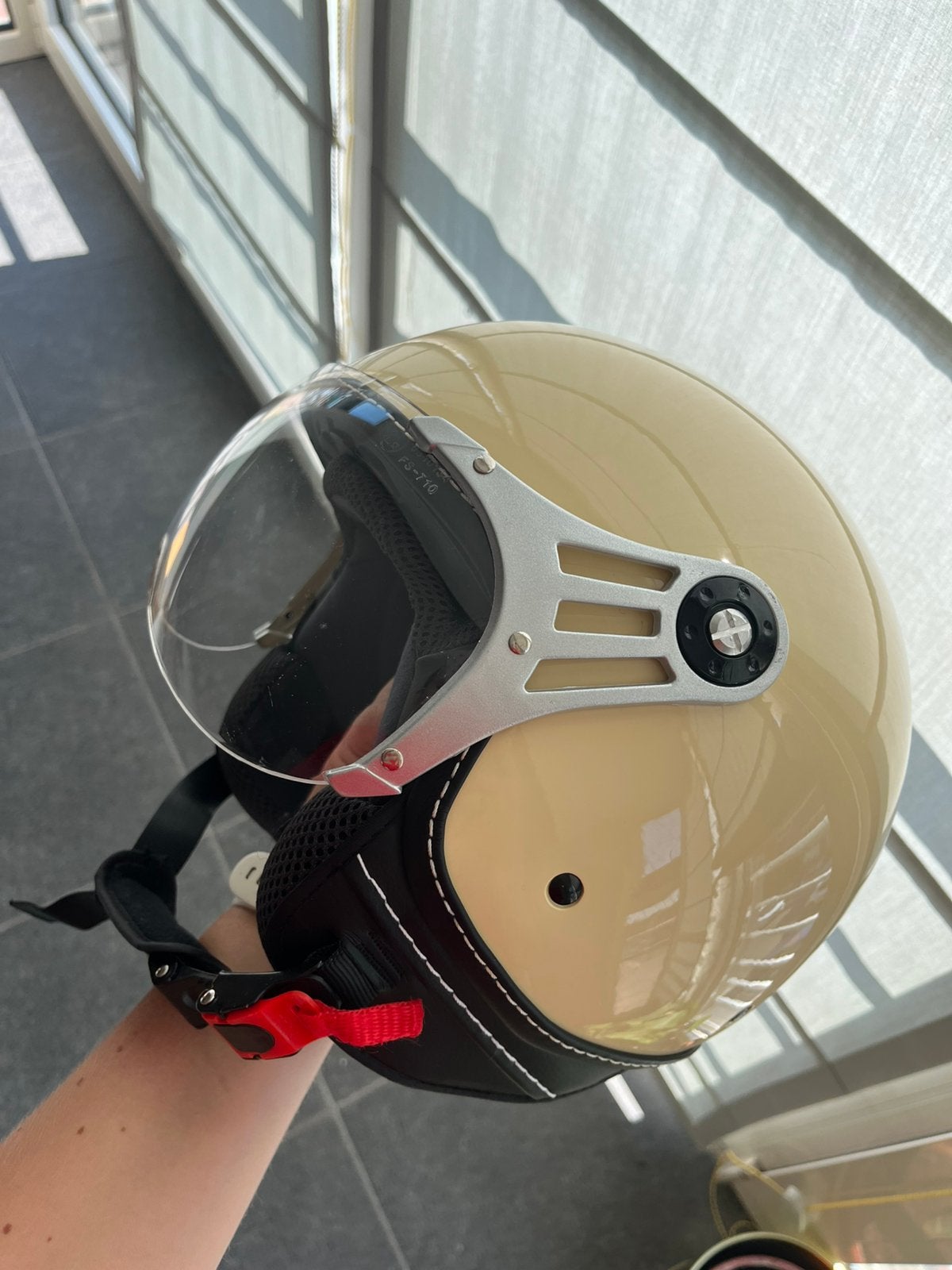 Helm voor op de brommer - dames, Fietsen en Brommers, Brommerhelmen, Ophalen, Zo goed als nieuw, Small