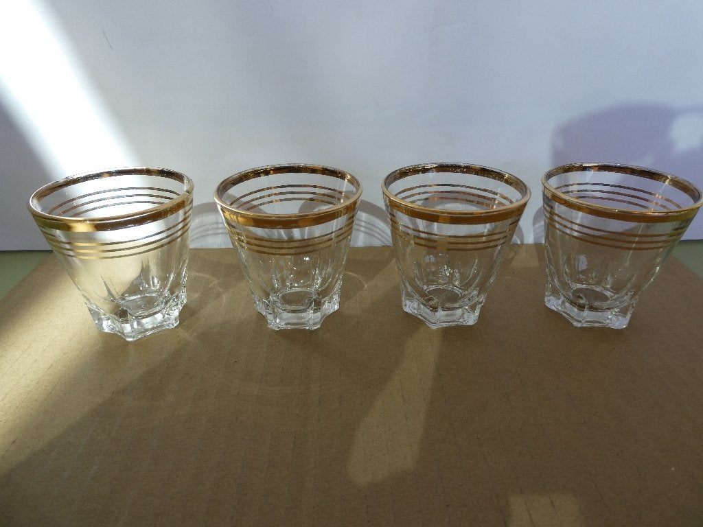 Vier vintage borrelglaasjes shotglaasjes, Verzamelen, Glas en Drinkglazen, Ophalen of Verzenden, Gebruikt, Borrel- of Shotglas