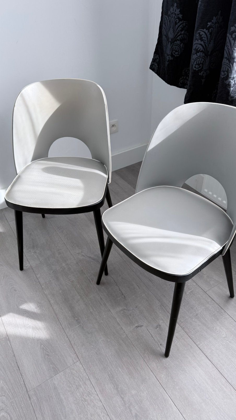 2 vintage stoelen, Huis en Inrichting, Ophalen, Gebruikt, Grijs