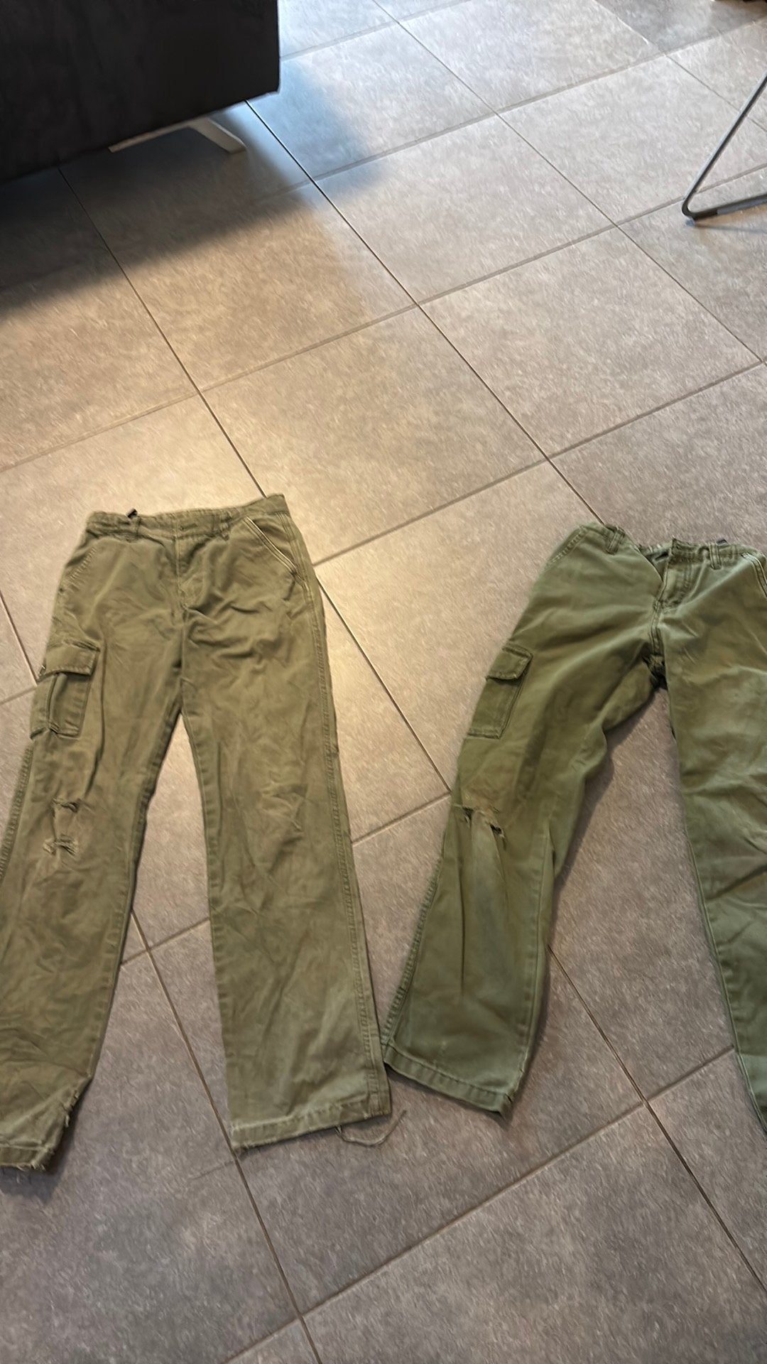 2 scouts lange broeken met scheur 12jaar en 14 jaar, Verzamelen, Ophalen, Gebruikt, Kleding