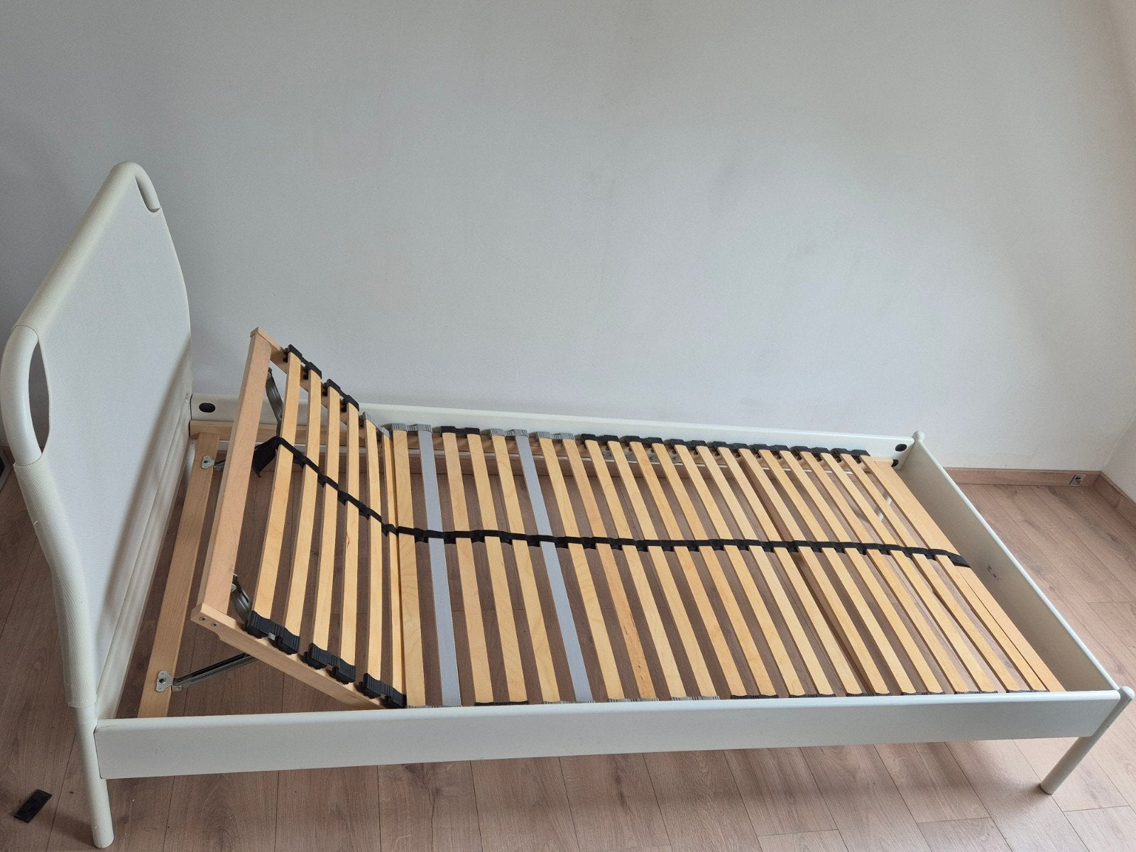 Cadre de lit Ikea et sommier de type latoflex, Maison & Meubles, Chambre à coucher | Lits, 90 cm, Une personne, Utilisé, Blanc