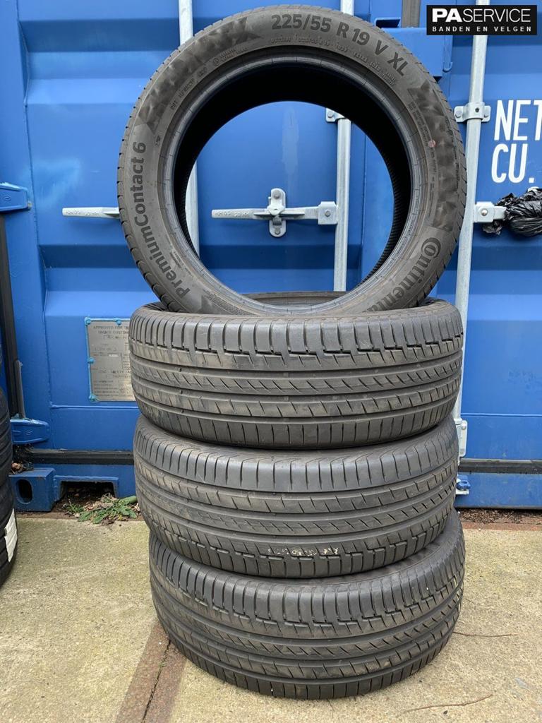 4x Continental 225 55 19 zomerbanden met 6.4 mm, Auto-onderdelen, Banden en Velgen, 19 inch, Gebruikt, -, -