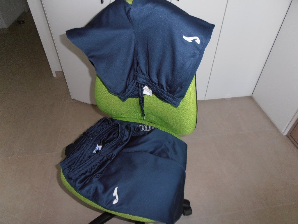 trainingsbroeken, Sport en Fitness, Maat S, Ophalen of Verzenden, Zo goed als nieuw, Trainingspak