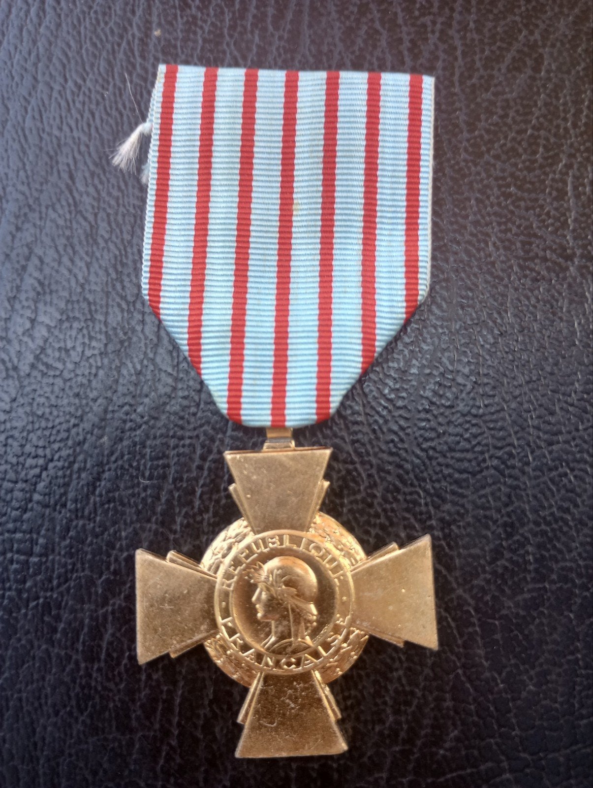Médaille croix du combattant française, Envoi