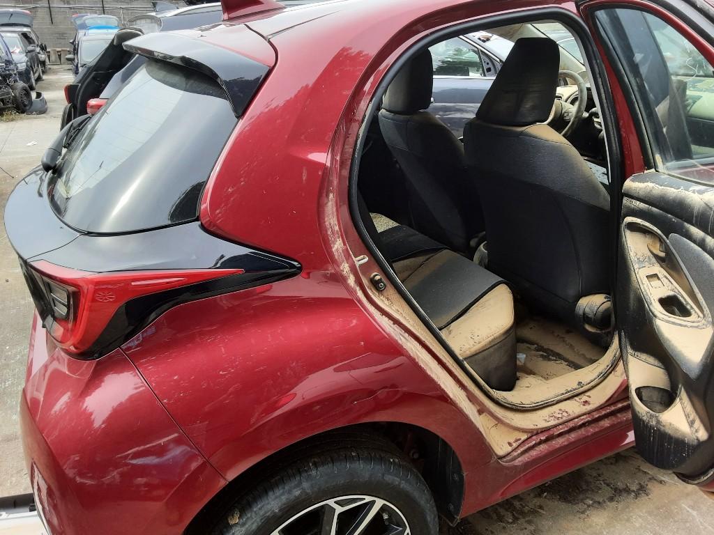 AILE ARRIÈRE DROIT Toyota Yaris IV (P21 / PA1 / PH1), Autos : Pièces & Accessoires, Garde-boue, Mevr. I. Hauben, Toyota, Utilisé