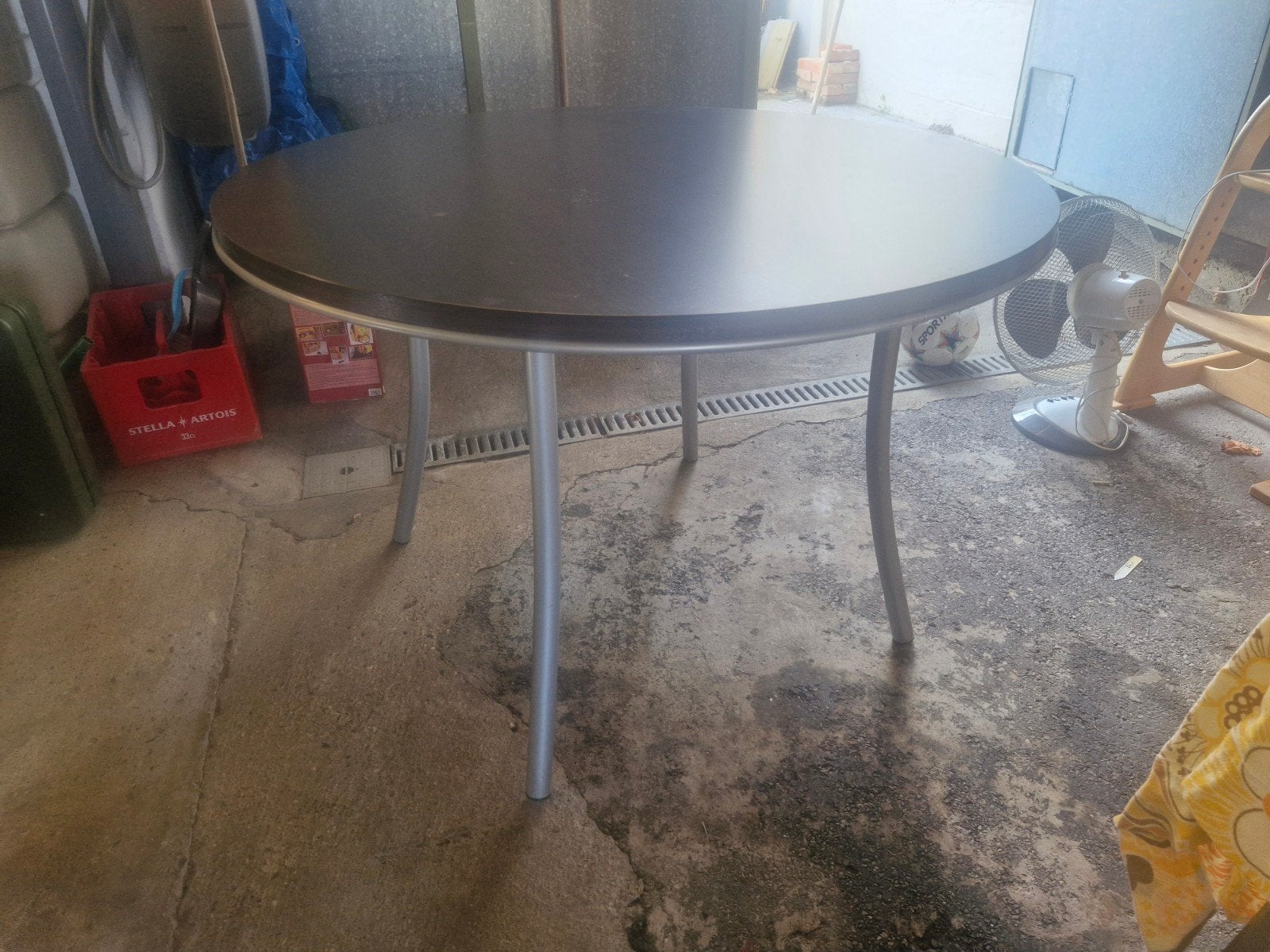 Table à manger ronde solide 110 cm marron foncé avec 4 pieds, Enlèvement