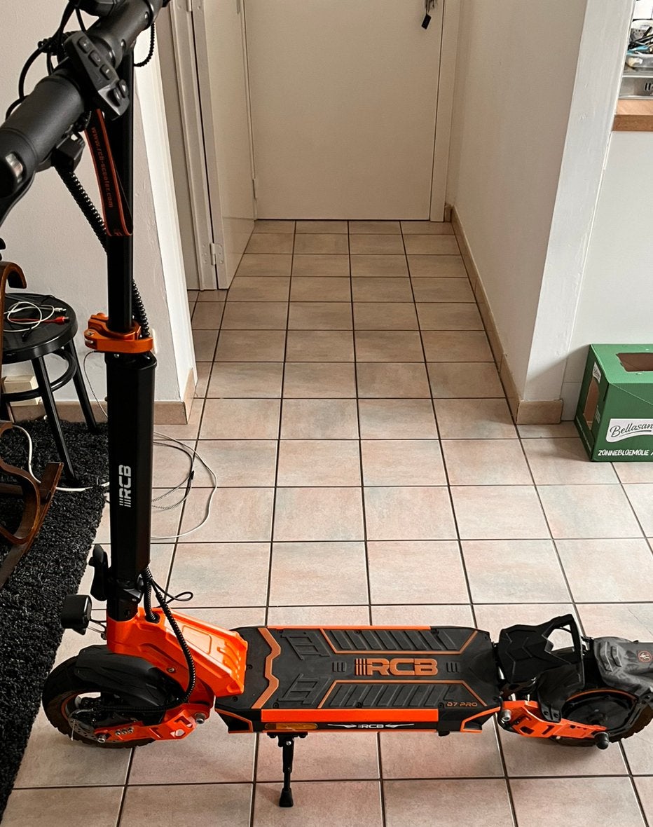 2 electriche steps RCB, Fietsen en Brommers, Steps, Ophalen, Zo goed als nieuw, Elektrische step (E-scooter)