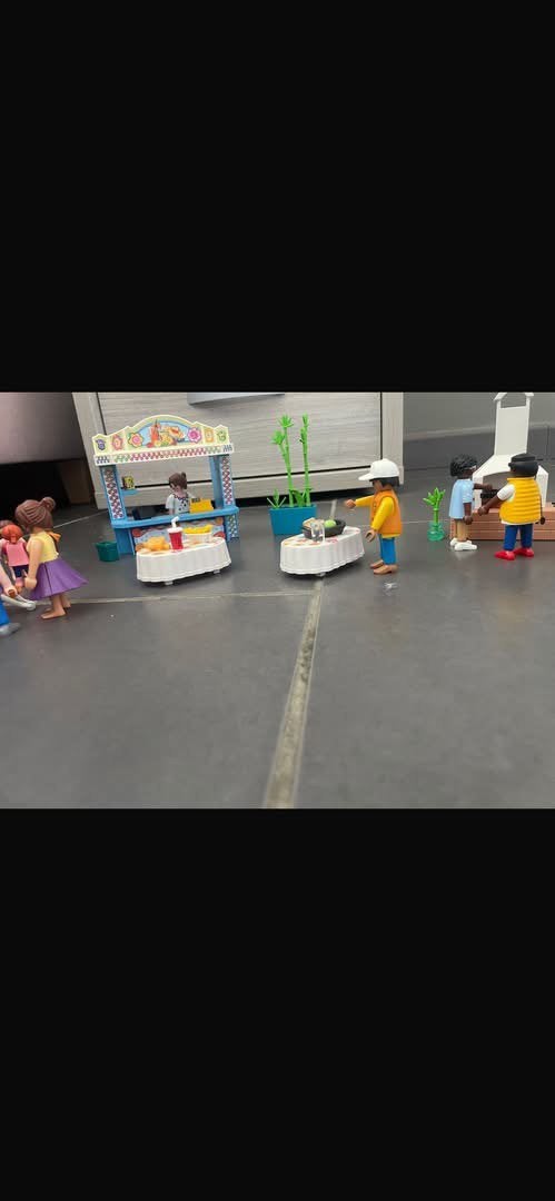 Playmobil, Offres d'emploi