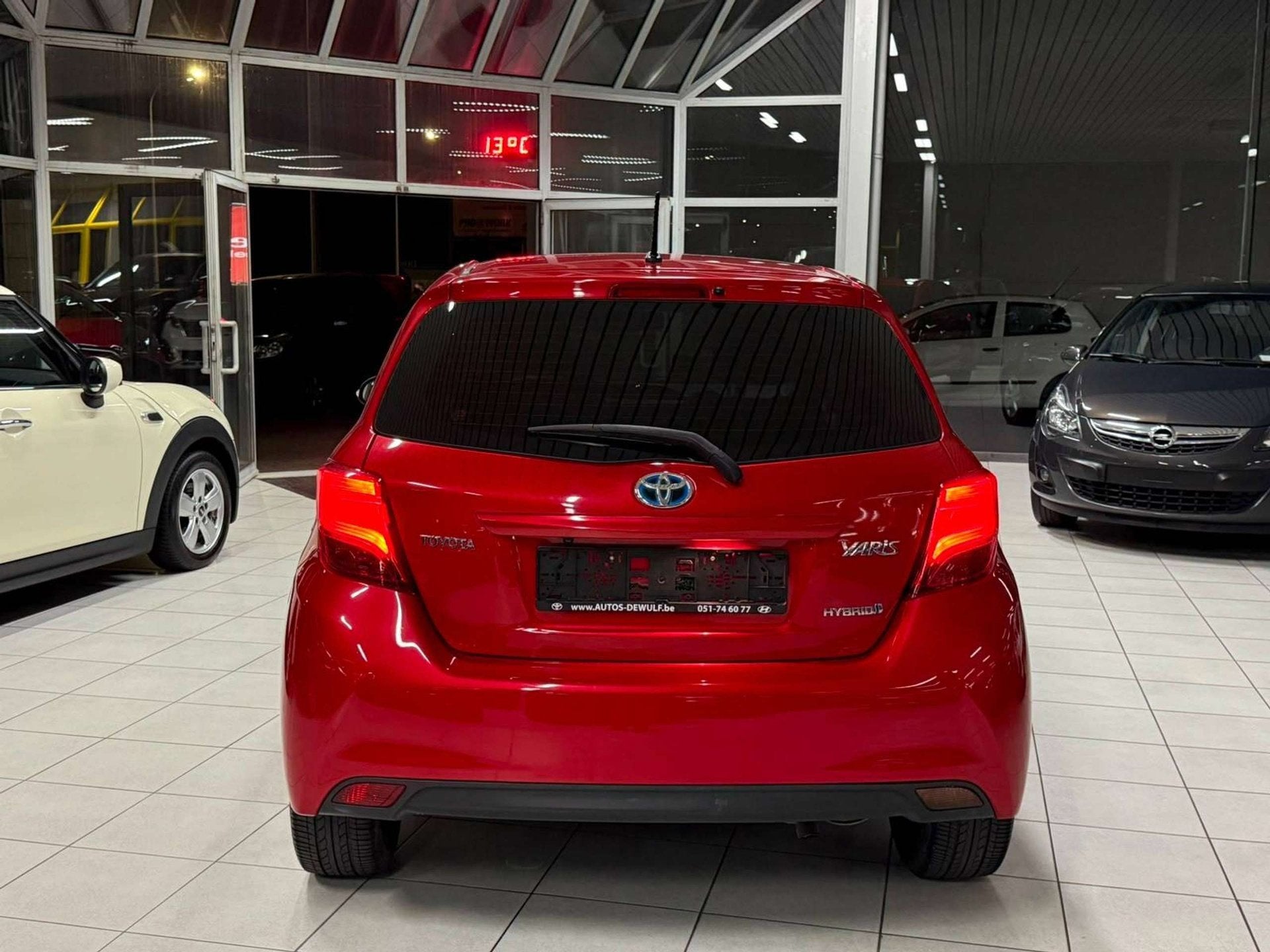 Toyota Yaris Toyota Yaris Hybride/Essence 1.5i 54kW Automati, Auto's, Automaat, Dealer onderhouden, 1497 cc, Euro 6